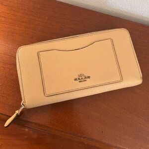 Coach Beige Crossgrain Leather Accordion Zip Wallet